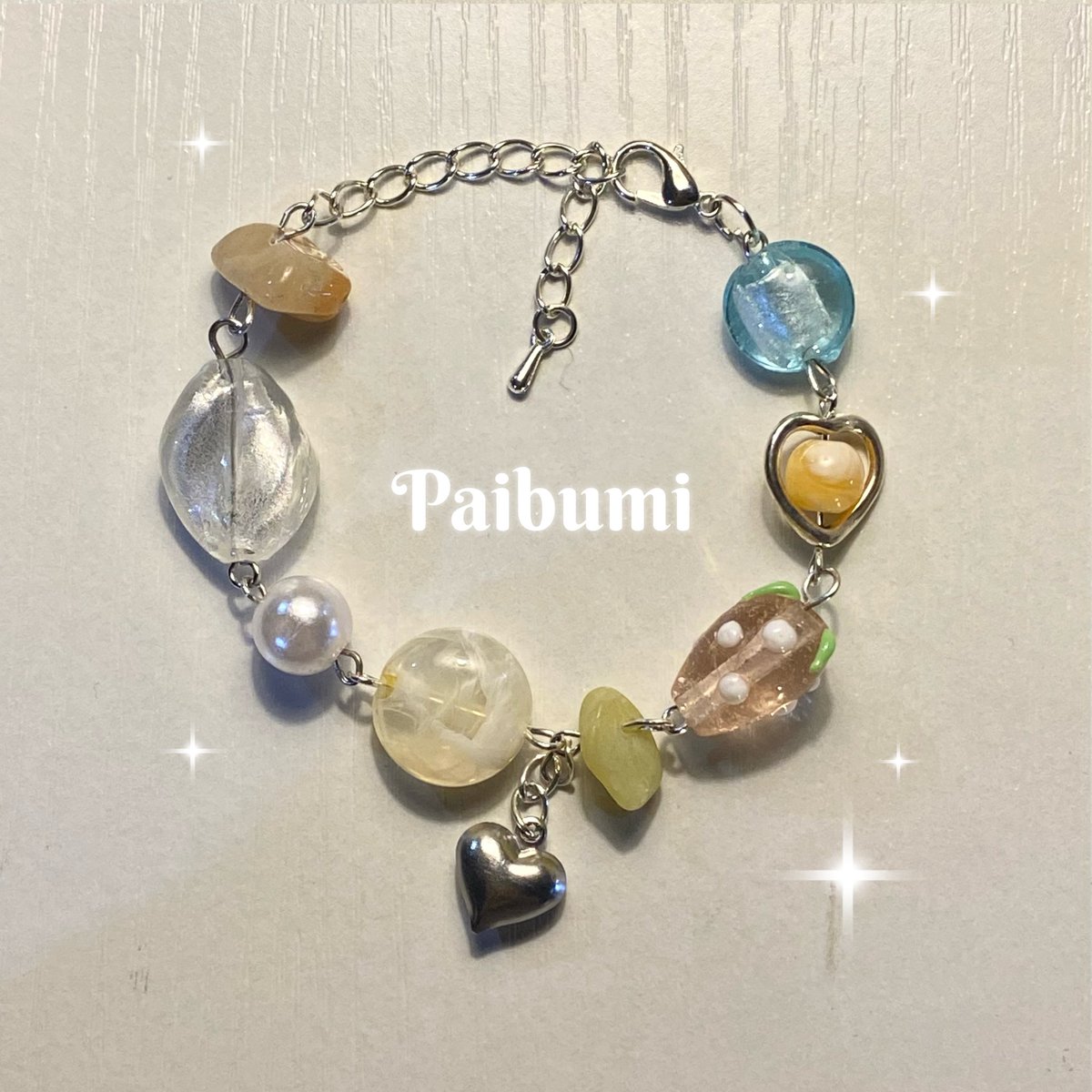 Bracelet ! 🐋
price 170 baht — dm for get your order 

#สร้อยลูกปัด #สร้อยข้อมือ #y2kthailand #สร้อยคอ #ส่งต่อเสื้อผ้า #กําไลลูกปัด #กําไลข้อมือ #กำไล #bracelet #Y2K #สร้อยคอลูกปัด #ส่งต่อเสื้อผ้ามือ2