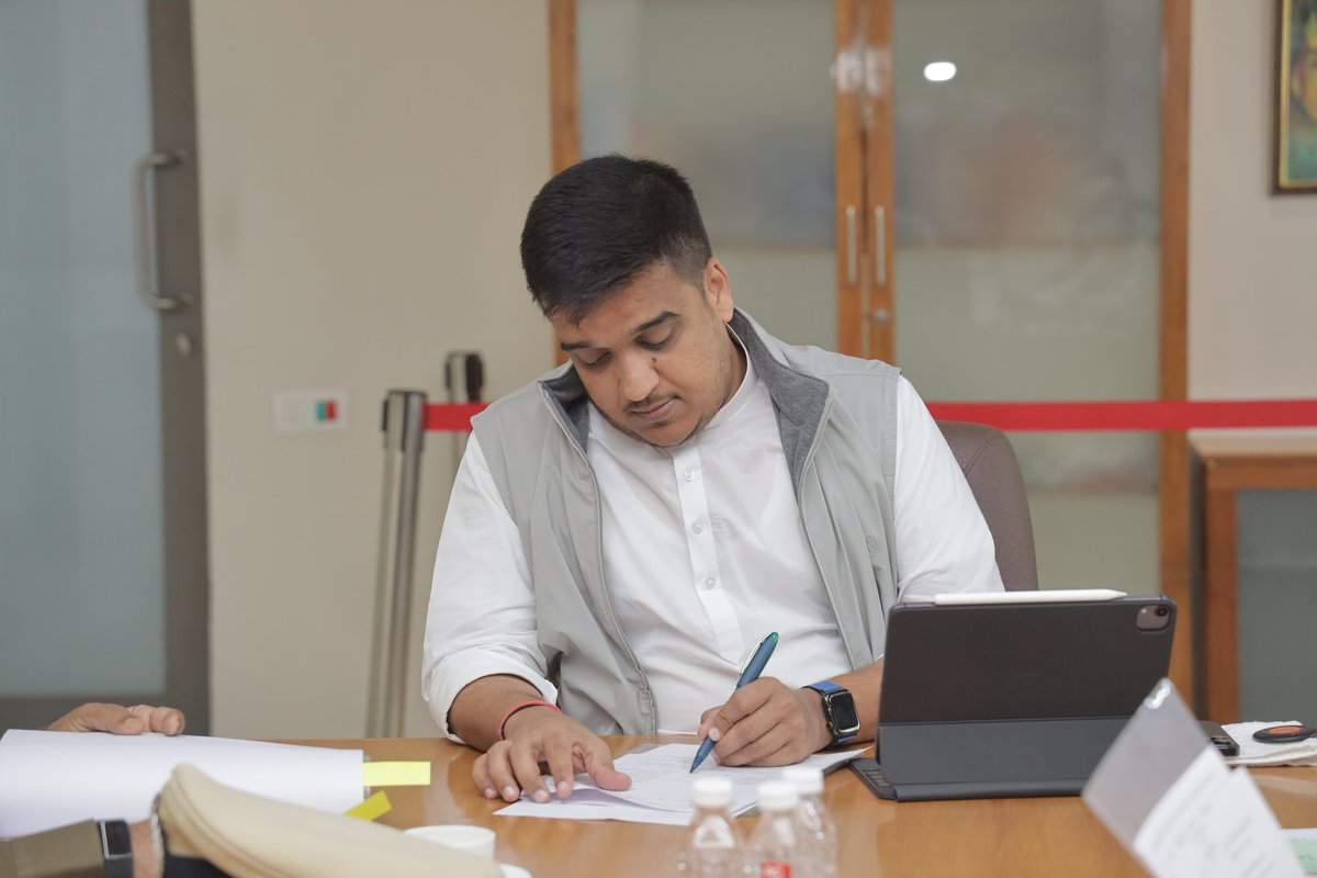 sanghaviharsh's tweet photo. આજરોજ મારા કાર્યાલય ખાતે લોકરક્ષક અને પી.એસ.આઇ ની ભરતી સંદર્ભે ઉચ્ચસ્તરીય બેઠક યોજીને વિગતવાર ચર્ચા હાથ ધરી. https://t.co/lqb4acg7Yn
