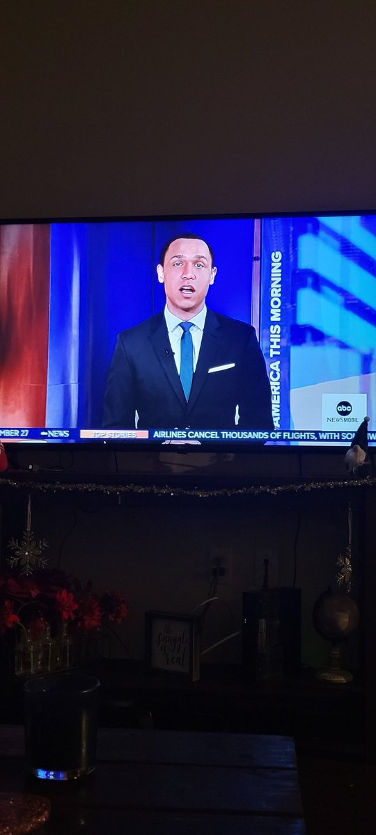 <a href="/LionelMoise/">Lionel Moïse</a> is still my favorite #Lionel. Moise vs. Messi 
#LionelMessi who??