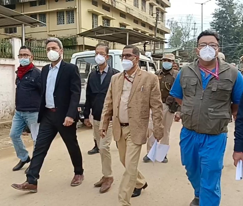 SilcharH's tweet photo. Please don't panic, maintain covid appropriate behaviour. Today a mock drill was conducted in presence of respected DC Cachar as instructed by HHM of India. SMCH is ready to face any future challenges. https://t.co/GZvq7trt1V