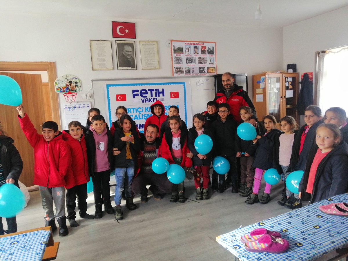 Fetih Vakfına, gönüllülerine, çalışanlarına öğrencilerimize yardımlarından dolayı teşekkür ederiz. @KarliovaMEM <a href="/bingolmem/">Bingöl MEM</a> @karliovakaymakm