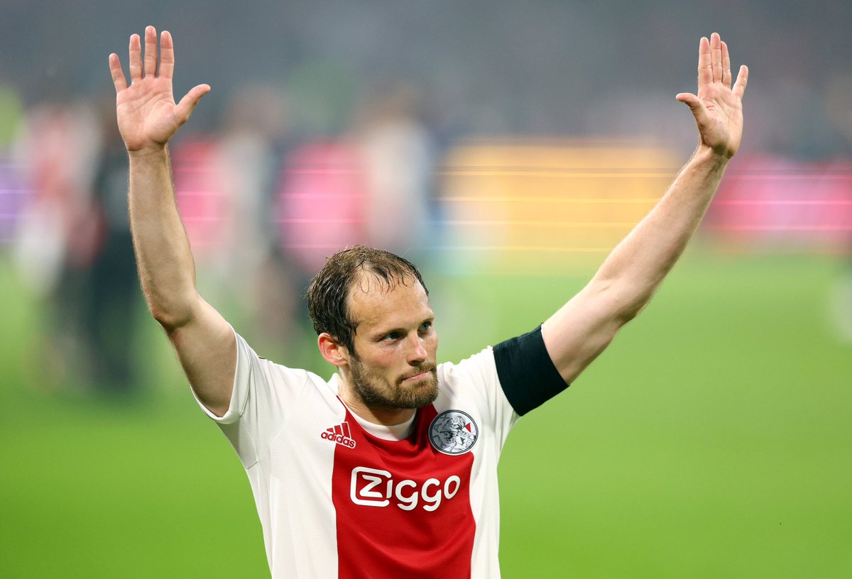 FabrizioRomano's tweet photo. Daley Blind contract has been officially rescinded. Dutch defender leaves Ajax as he’s now available as free agent 🚨⚪️🔴🇳🇱 #Ajax

Royal Antwerp, keen on signing Blind. https://t.co/52OXggO9QV