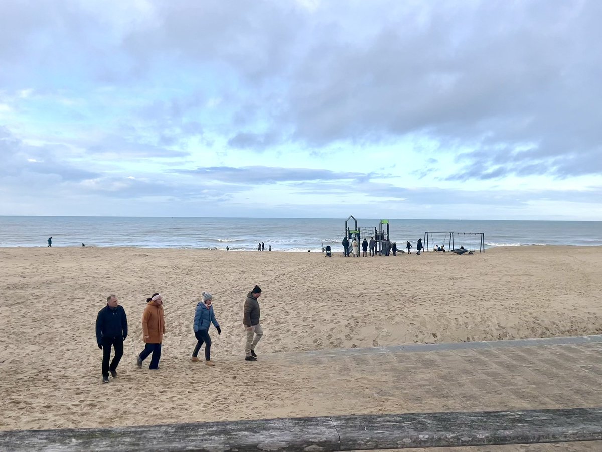 JohnD025's tweet photo. Oostende 15u #vrtweer https://t.co/kmFswdM6US