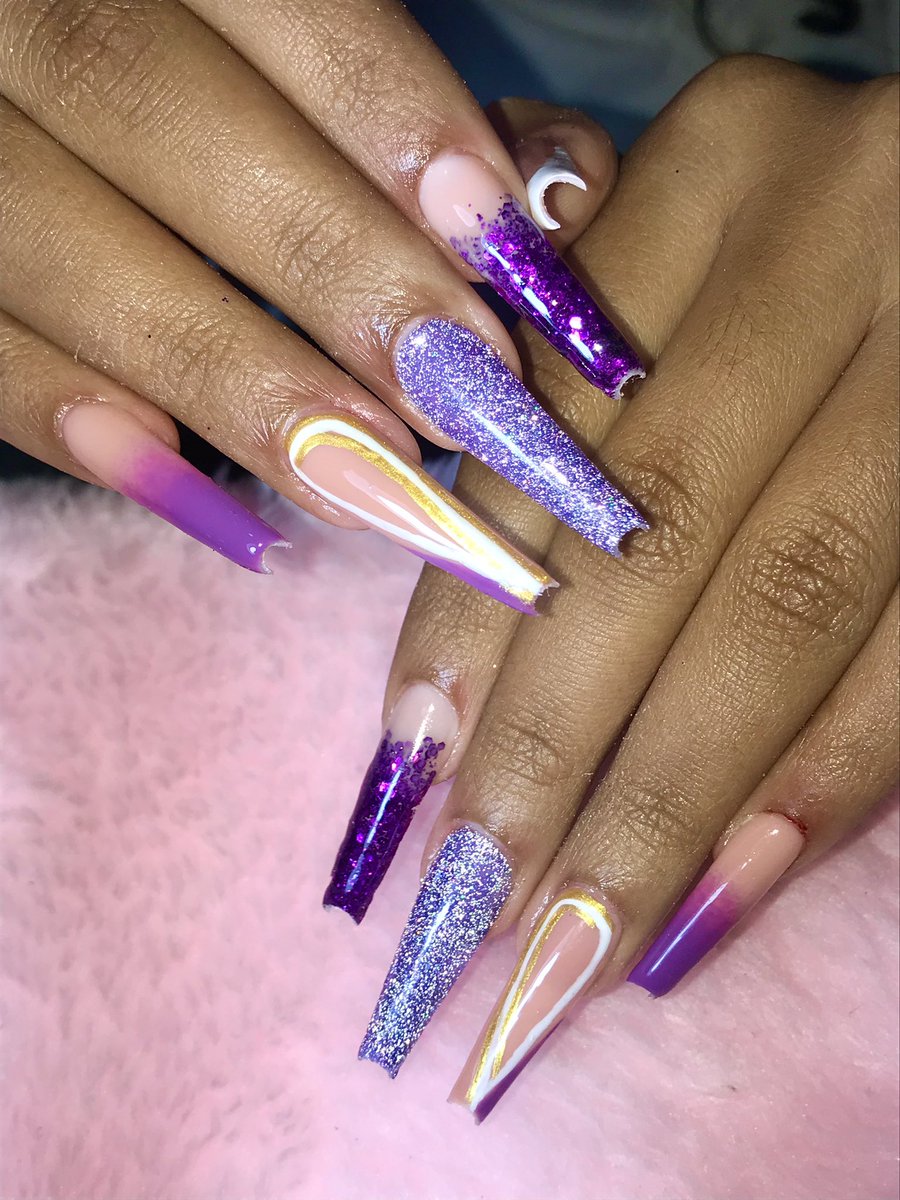 _studioevelyn's tweet photo. Postiça realista de respeito 🤤💜 https://t.co/bVbD2RwYD6