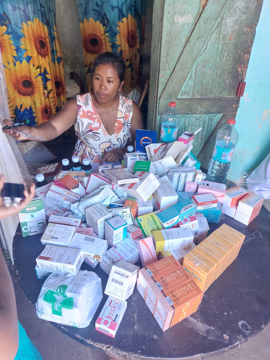 HoverAid's tweet photo. Hoveraid is a small #Christian #charity that delivers aid by hovercraft to communities that are essentially cut off from #healthcare and clean #water because they are so remote. Interested? https://t.co/YQFXvj6TJ7 #hovercraft #Madagascar https://t.co/gGwocWkE0p