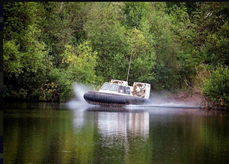 Hoveraid is a small #Christian #charity that delivers aid by hovercraft to communities that are essentially cut off from #healthcare and clean #water because they are so remote. Interested? hoveraid.org #hovercraft #Madagascar