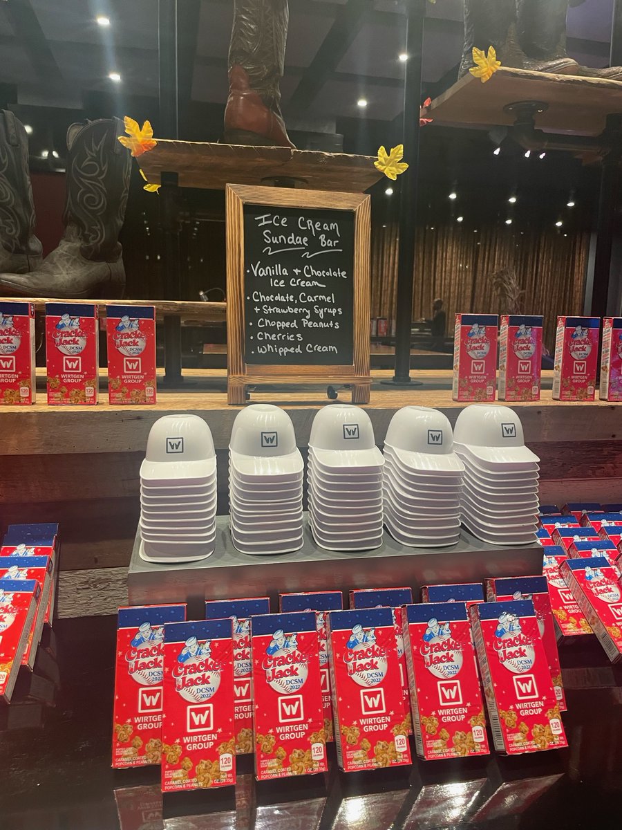 EvolvedEvent's tweet image. Buy me some peanuts and cracker jacks... And some ice cream sundaes 🎶