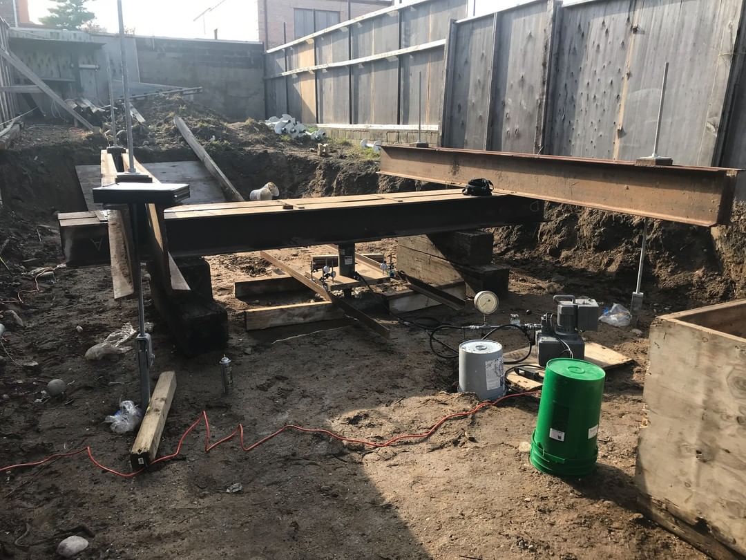 buckmag's tweet photo. Danbro Distributors were in the Ridgewood Section of Queens performing a 60 KIP load test.
#Pilebuck #Danbro #micropiles #deepfoundations #construction https://t.co/zSY5VjOBq5