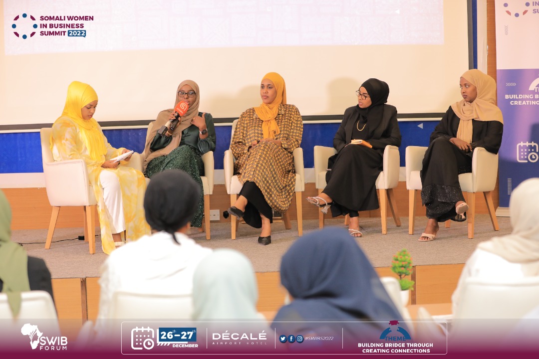 SWIB_Forum's tweet photo. "While women are disproportionately impacted by the gender norms in our society, they are also agents of change who can accelerate and scale the economic development in Somalia." Raqiya Abdullahi Hassan, CEO of Ruunjinaad Business

#SWIBS2022 https://t.co/4qSPHBShNK