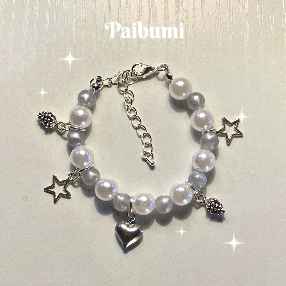 Bracelet ! (*'ω'*)
price 150 baht — dm for get your order 

#สร้อยลูกปัด #สร้อยข้อมือ #y2kthailand #สร้อยคอ #ส่งต่อเสื้อผ้า #กําไลลูกปัด #กําไลข้อมือ #กำไล #bracelet #Y2K #สร้อยคอลูกปัด #ส่งต่อเสื้อผ้ามือ2 #ส่งต่อเสื้อผ้า #ส่งต่อเสื้อผ้ามือสอง