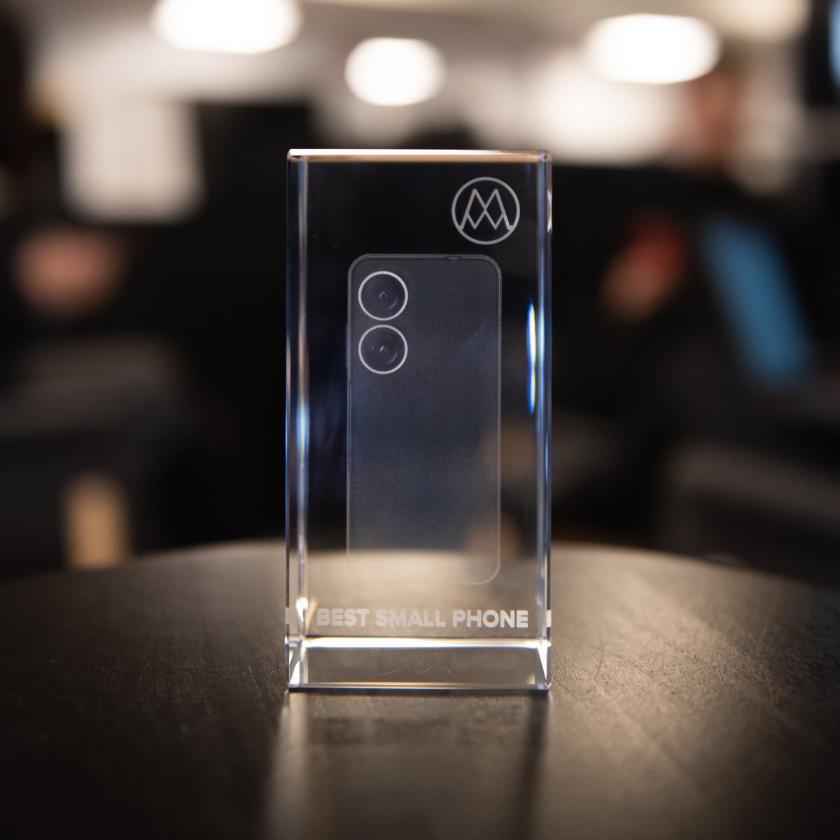 AsusFrance's tweet photo. Merci @Mrwhosetheboss d'avoir élu le Zenfone 9 MEILLEUR TÉLÉPHONE COMPACT de 2022.
#Mrwhosetheboss #BestSmallPhone #Zenfone9 #CompactSizeBigPossibilities #PetitFormatGrandesPossibilités https://t.co/kfDMRsps63