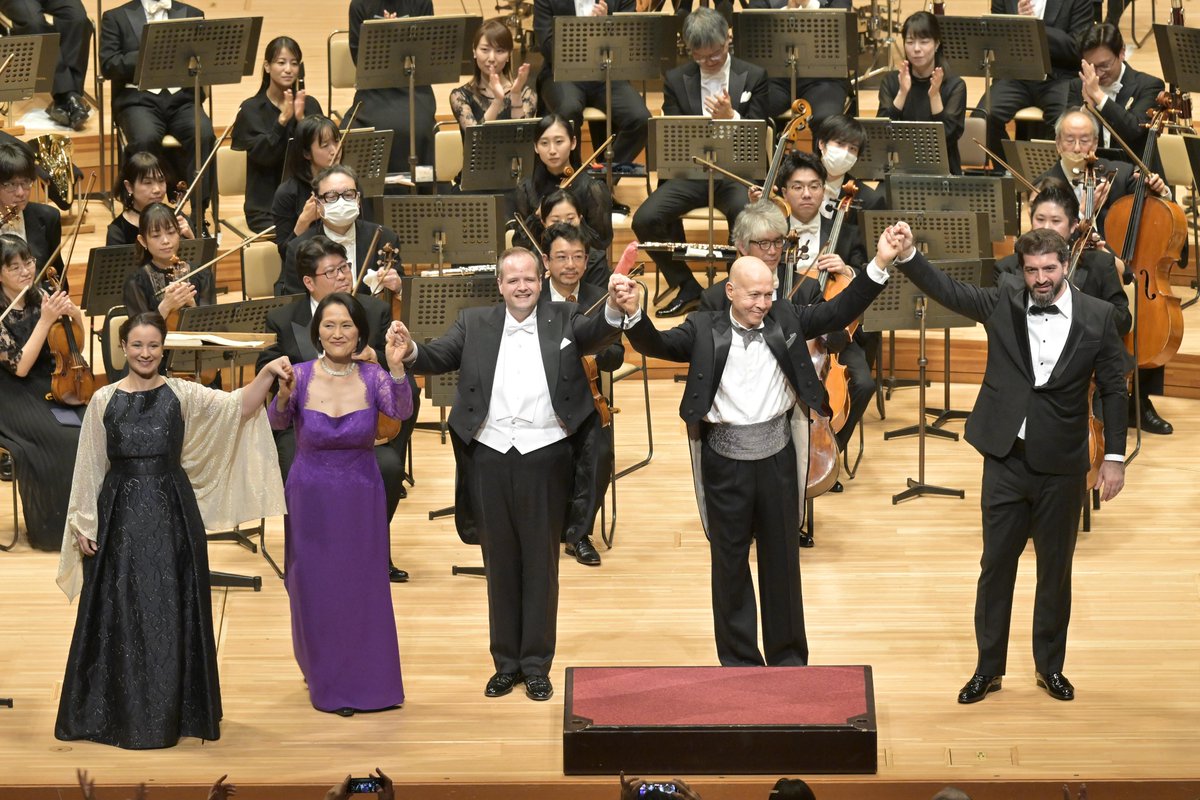 井上道義 の指揮でお贈りしてきた2022年 #N響第9 を締めくくる