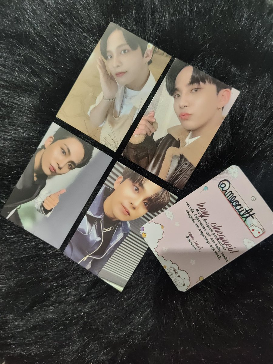 🌈 Vendo Photocard's Ateez  
💚 50,00 
❤️ 45,00 
💜 40 cada
❤️‍🩹 Set: 140,00
🚚 Frete incluso

Darei preferência pra quem comprar o set completo 💚

Feedback's: x.com/neocuIth