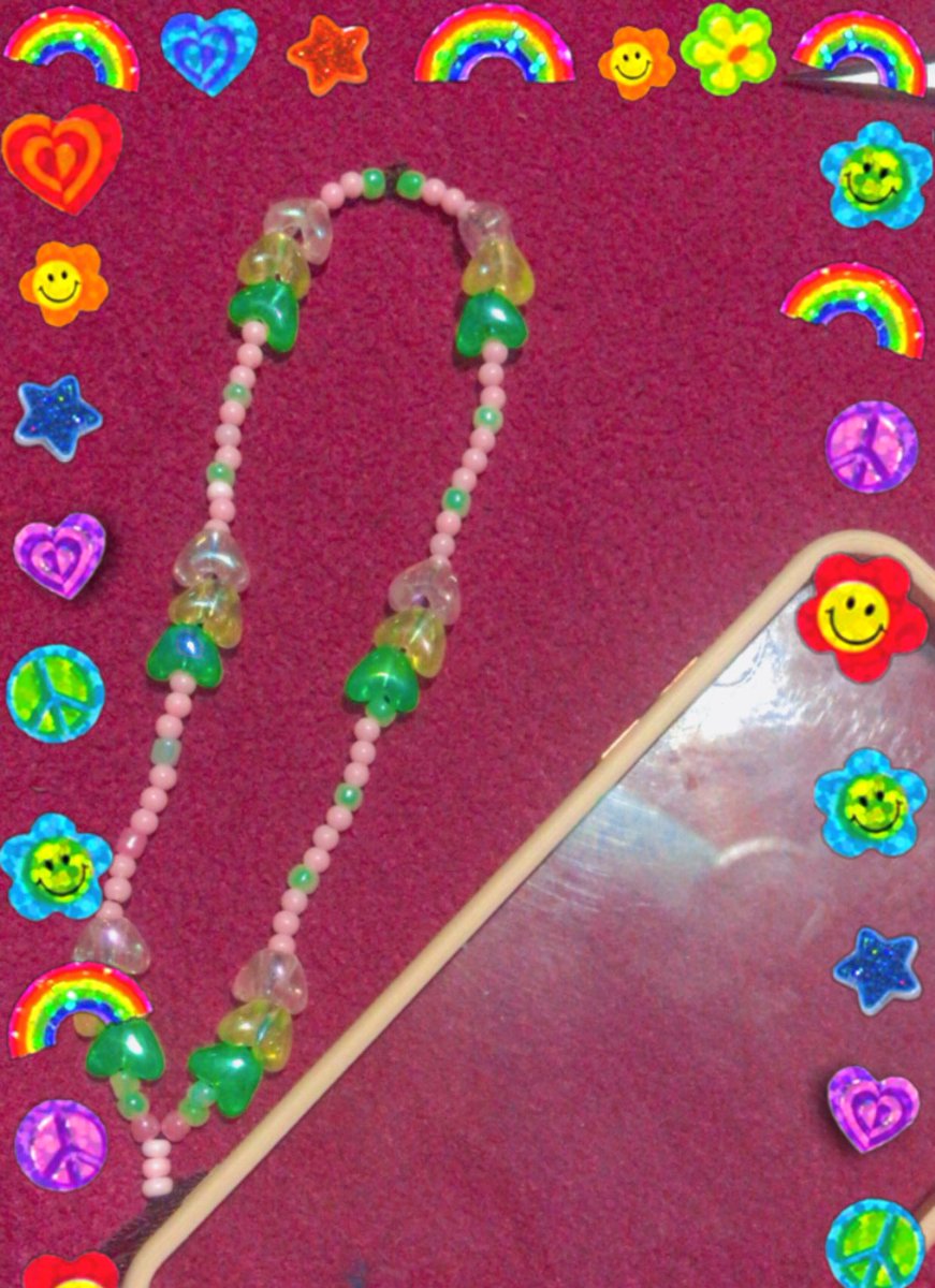 MoonUp_jh's tweet photo. Sweetest gift I had from papa .He made me this cute phone chain out of beads and its our official fandom color . He knew My bias Ji😭 https://t.co/OOyltW4euN