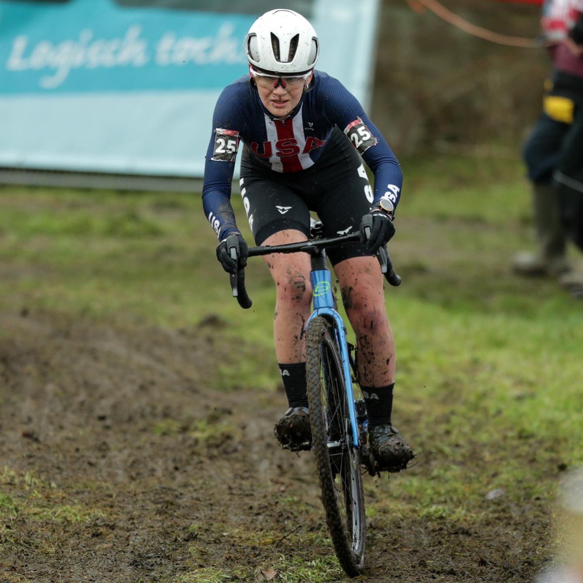 usacycling's tweet photo. The Euro racing block has begun for #TeamUSA! A challenging course at the #GavereWorldCup 🇧🇪 gave many of the riders a taste of racing at the next level. More to come from this crew over the next few weeks! #MudFund
Next stop: Zolder 🇧🇪 https://t.co/R97MCmfQDh
