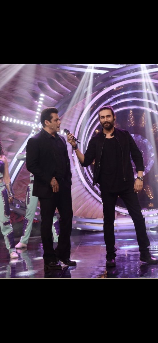 Happy Birthday Sir! <a href="/BeingSalmanKhan/">Salman Khan</a> Big love 🤗