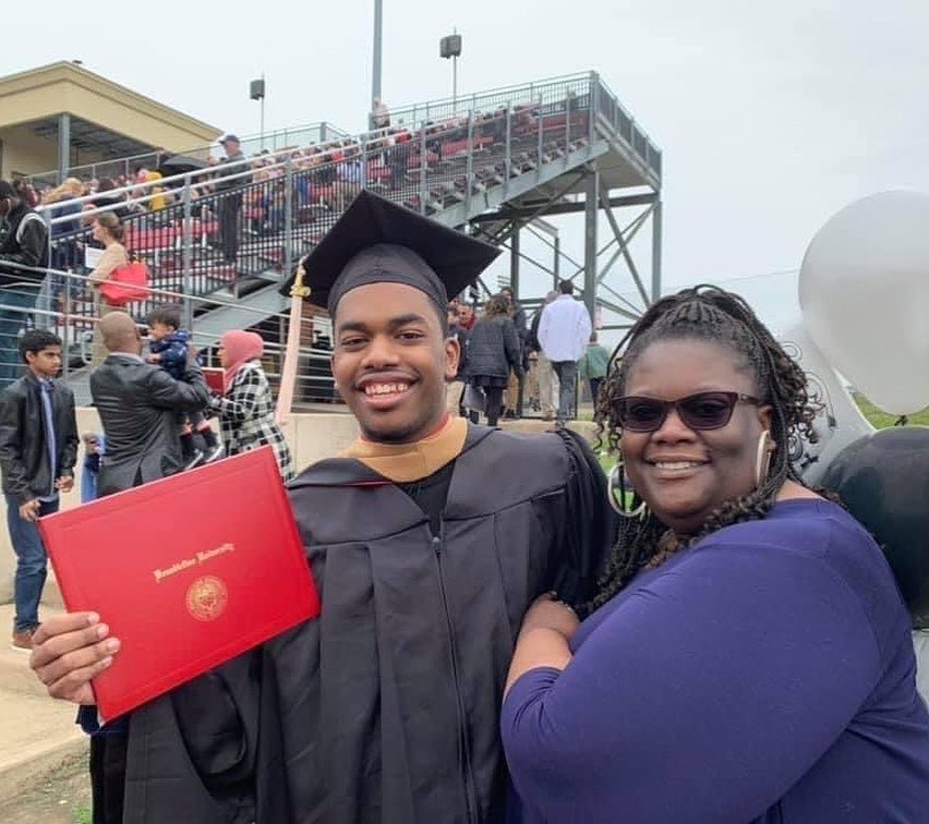 equan_master's tweet photo. Today I come to the internet for help. My mother passed unexpectedly after Christmas. My heart and head is is aching. If you could donate as little as a dollar. It would help my family so much

https://t.co/YI3AHxeQCC https://t.co/LzlUVAZcbm