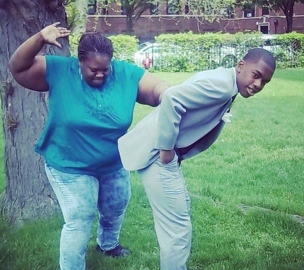 equan_master's tweet photo. Today I come to the internet for help. My mother passed unexpectedly after Christmas. My heart and head is is aching. If you could donate as little as a dollar. It would help my family so much

https://t.co/YI3AHxeQCC https://t.co/LzlUVAZcbm
