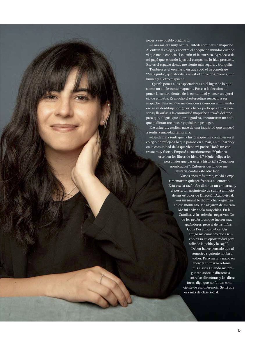 Revista_Ya's tweet photo. Claudia Huaiquimilla, cineasta premiada por la A. de Bellas Artes: “Con el tiempo me he dado cuenta de la diferencia en la participación de mujeres en el mundo audiovisual. Miro en retrospectiva y veo lo afortunada que fui por quiénes se sumaron. Estaré toda la vida agradecida”. https://t.co/or9pT6q9Vy