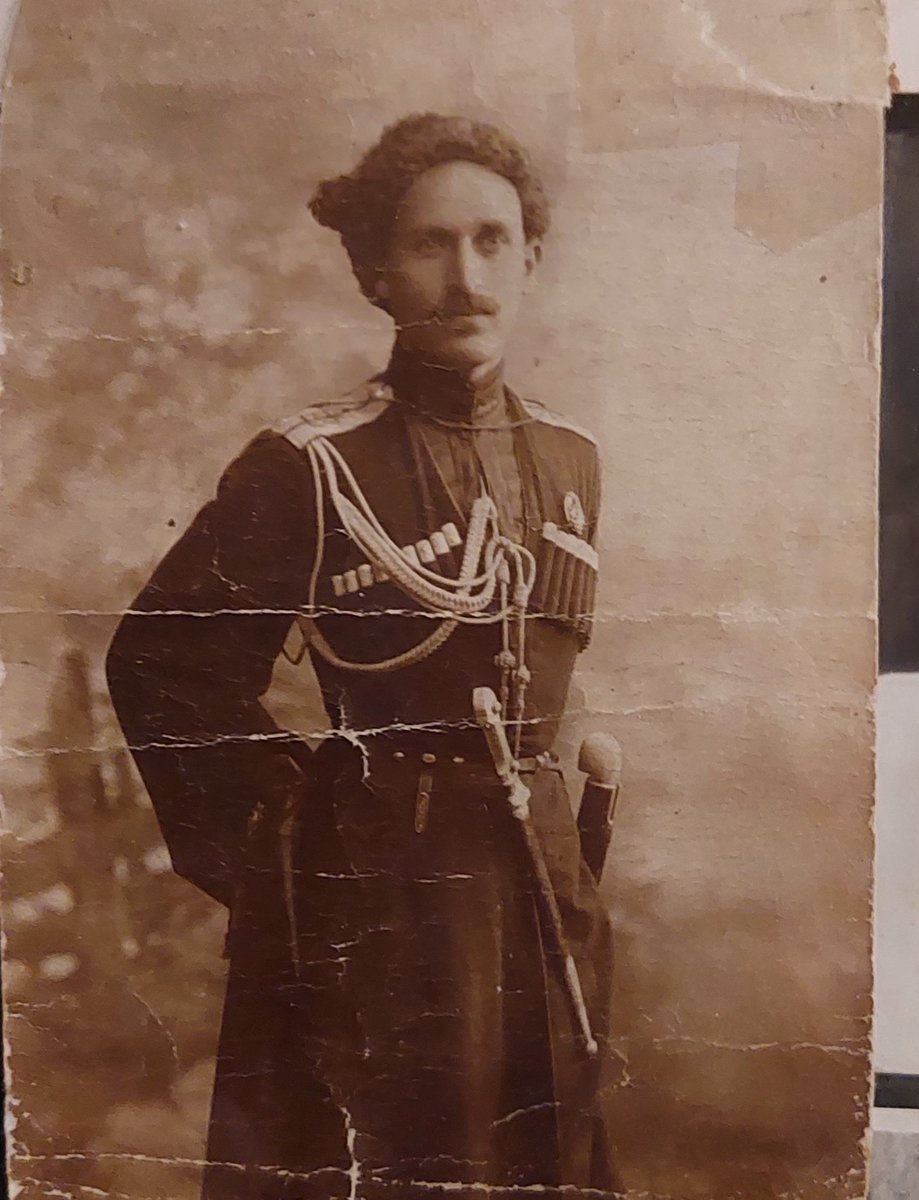 <a href="/balalabaka/">Дрессирую твоих тараканов</a> А это мой прадед! Тоже казак. Кубанское казачье войско. В семье сохранились его сабля и кинжал. В Отечественную  войну дошел до Берлина. Был танкистом.Как говорил,помеял коня на железного.