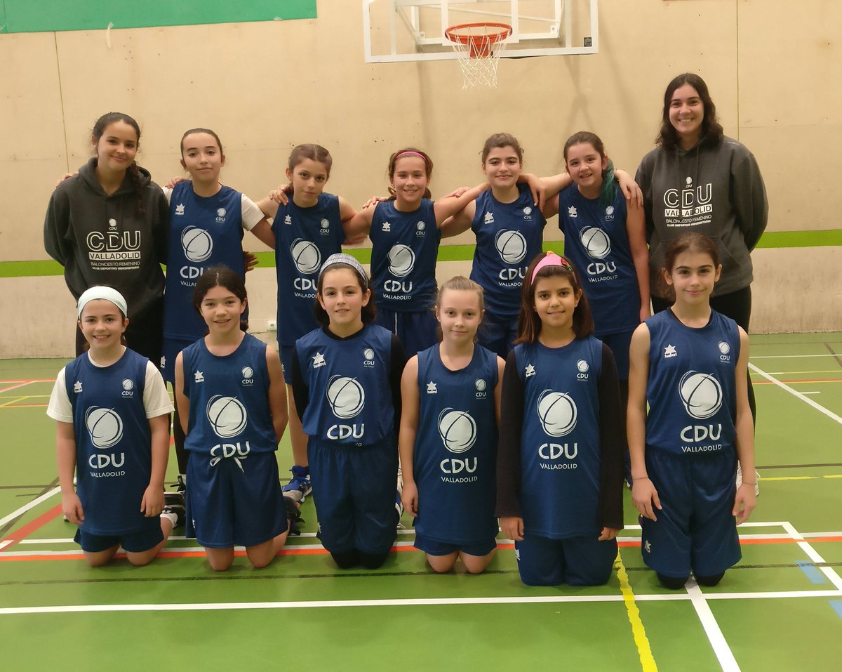 sanidubasket's tweet photo. Las chicas del alevín junto a algunas benjamines en el poli de #Medinadelcampo !!
#CDU #@UVA #CanteraCDU #Valladolid #Baloncesto #BaloncestoFemenino #AlvFemCyl #SentimientoCDU https://t.co/l56CeDcbgG