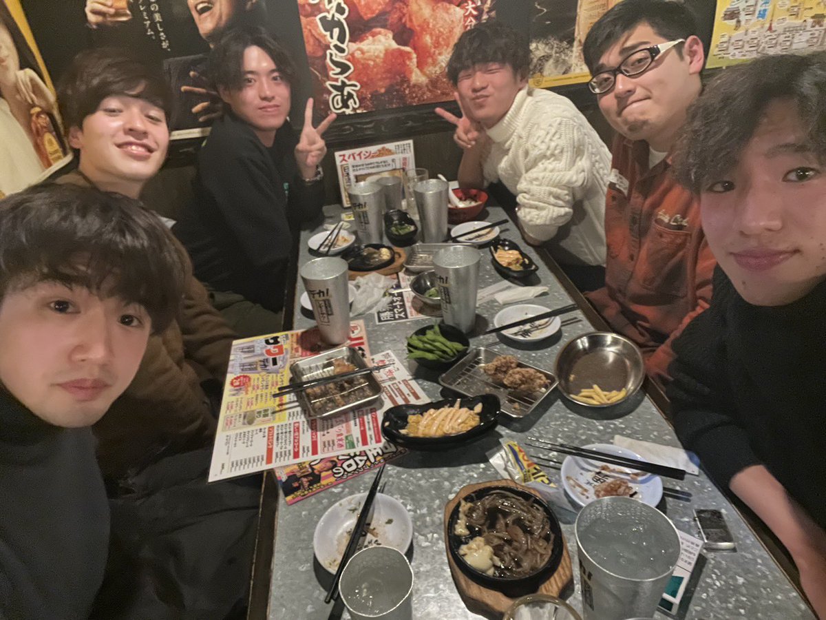 Detarame_k's tweet photo. 出鱈目はインカレと思えんくらい仲良しです
社会人になっても飲みましょう🍻 https://t.co/LAha45XqLx