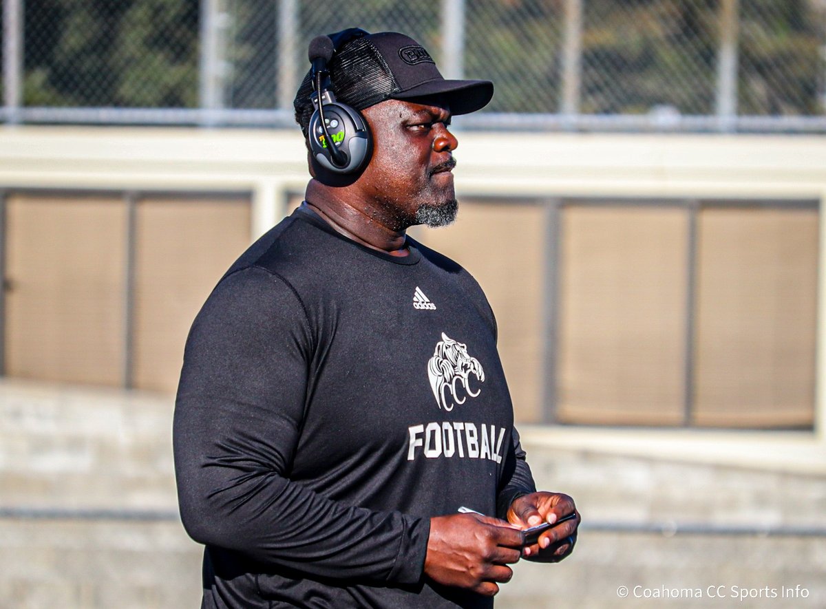 Terrence Metcalf is the head football coach of your Coahoma Tigers!! <a href="/CoahomaSports/">Coahoma Community College Athletics</a> <a href="/Metcalf79/">Terrence “Bigcat” Metcalf</a>

#CCCFootball | #HBCUPride