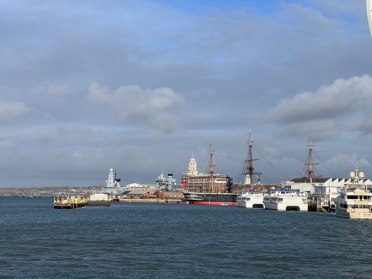 GoddersSteve's tweet photo. Breezy but lovely down in Old Portsmouth this morning with The Badger. So much history on our doorstep.
#thesolent #portsmouth #oldportsmouth #hmsvictory #hmswarrior #hmsdolphin
#hampshire #gosport #homeofthenavy https://t.co/s7XLeFdyHK