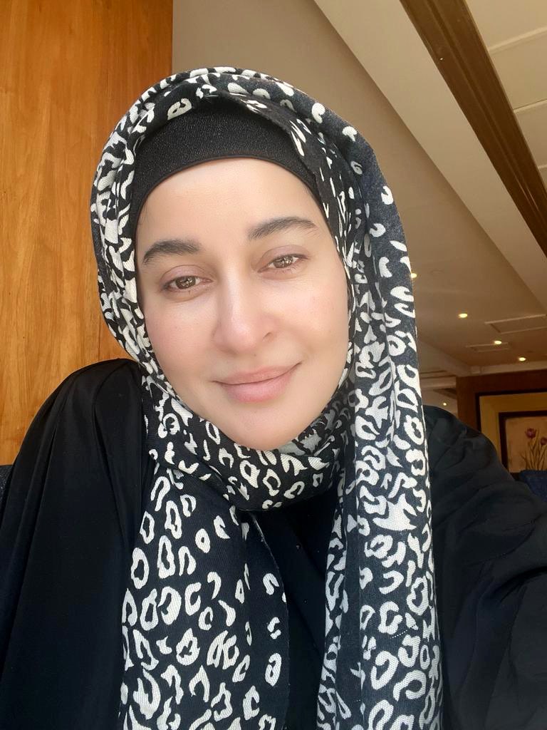 IamShaistaLodhi's tweet photo. There is such a mix of emotions.
There is a feeling of belonging: this is where you were supposed to be. And you are grateful to be here.
There is a very strong sense of unity of purpose , everybody is here for one purpose and one purpose alone: to serve their Creator. https://t.co/kYTeGpQjap