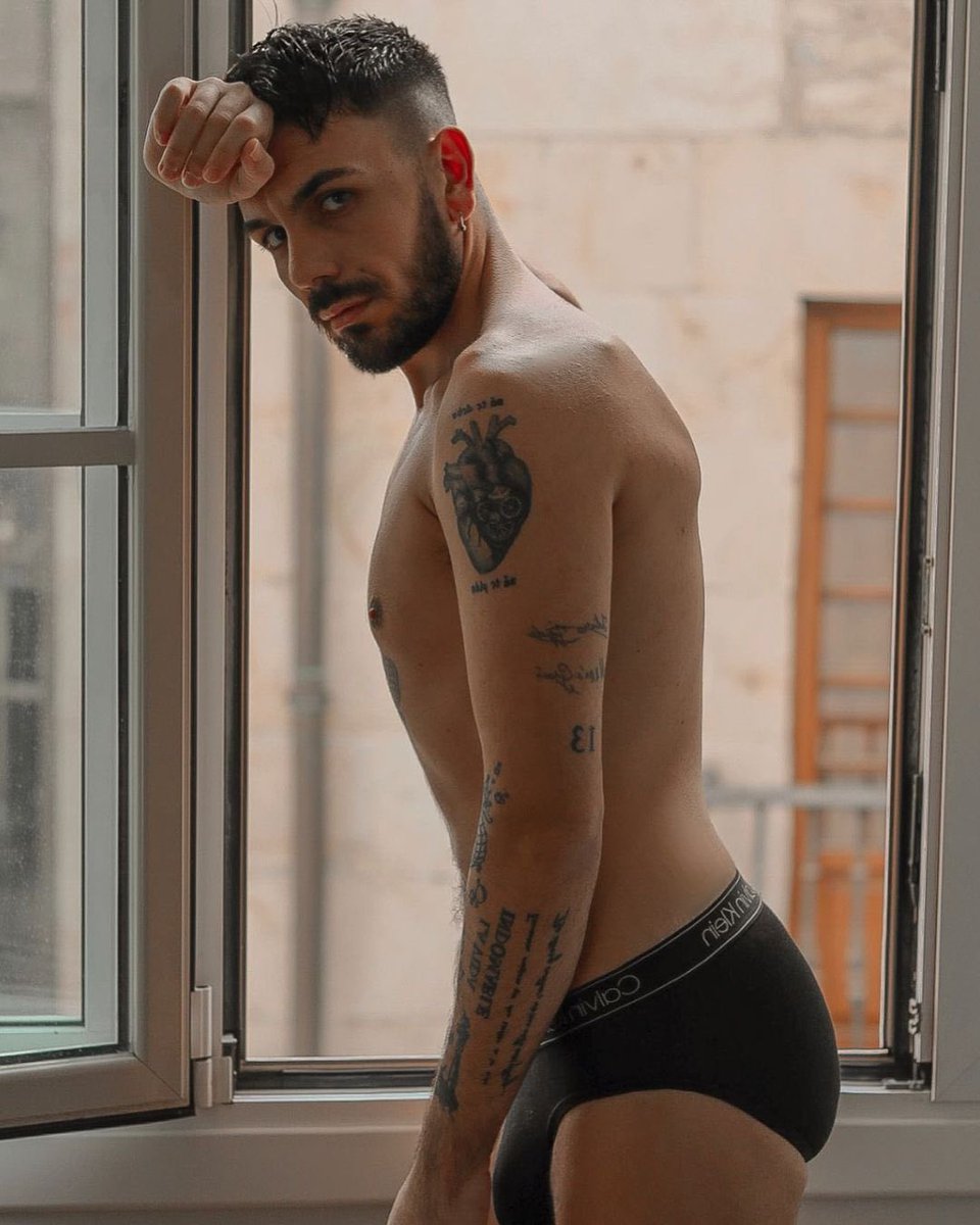 equisphoto's tweet photo. Modelo: Antonio
📸 @obaestudioa
https://t.co/TfAD8plcGj
#basqueanderotic #retratos #portrait #retrato #portraits #fotografia #art #photo #photooftheday #modelo #picoftheday #bhfyp #beardedchallenge #hoscos #newpost #picoftheday #mycalvins #hunkboy #shirtless #shirtlessguys https://t.co/XhgLJDIt3x