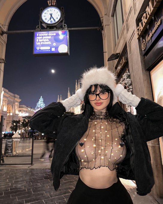 Free in duomo 🎄

For my hot video https://t.co/1vJbuo8pcx 💦😋 https://t.co/d1LYUeRfH5