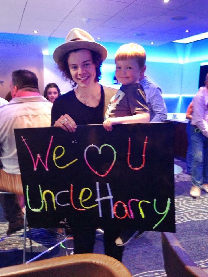 hesnocontext's tweet image. 