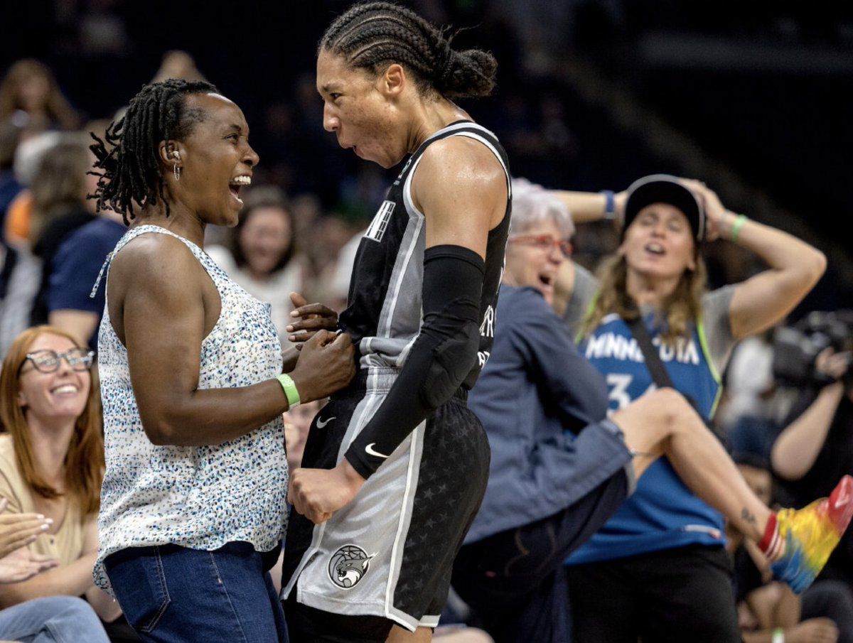 VintageMinn's tweet image. Caught in the Moment: 2022 Sports Photos of the Year by the @StarTribune staff photographers.

Check out the gallery here: startribune.com/caught-in-the-…