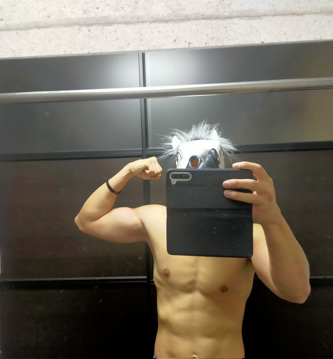 dokechibodymake's tweet photo. こん馬んヤー‼️
パワーーー‼️🔥
SASUKEに貰った感動と興奮を上腕二頭筋と三頭筋に変えてやったぜ😤💪🔥w
日々色々なものからモチベーションもらえて感謝感謝😙🎶
今日は加圧とEZバーで追い込んで腕パンです🥹💪✨
#加圧トレーニング
#筋トレ
#ホームジム
#家トレ
#KAATS
#カーツ
#ダイエット https://t.co/rJCi81BMnN