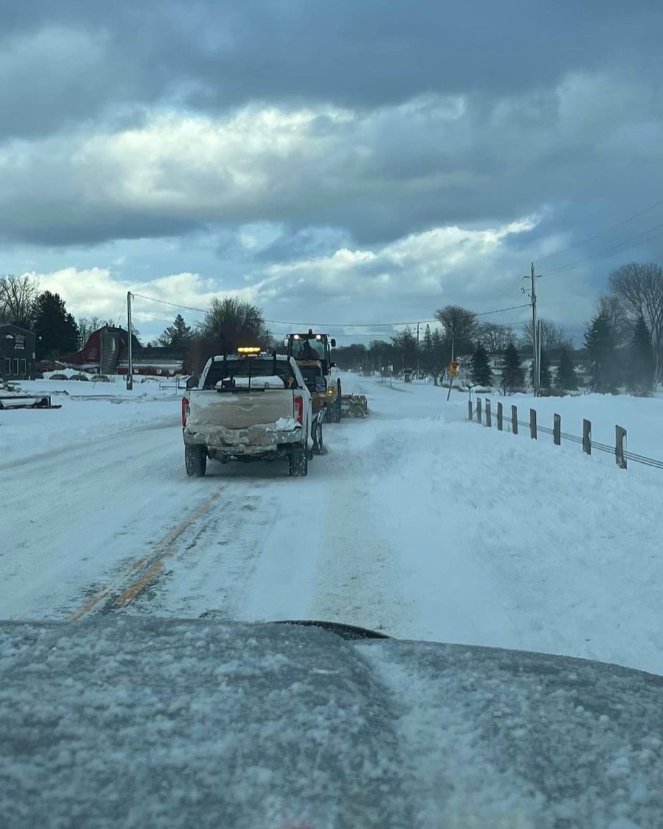 Snowstorm in Picton! 

#ppm
#bayofquinte
#picton
#plowing
#snowplowing
#propertymaintenance
#snowstorm2022
#sanding
#salting