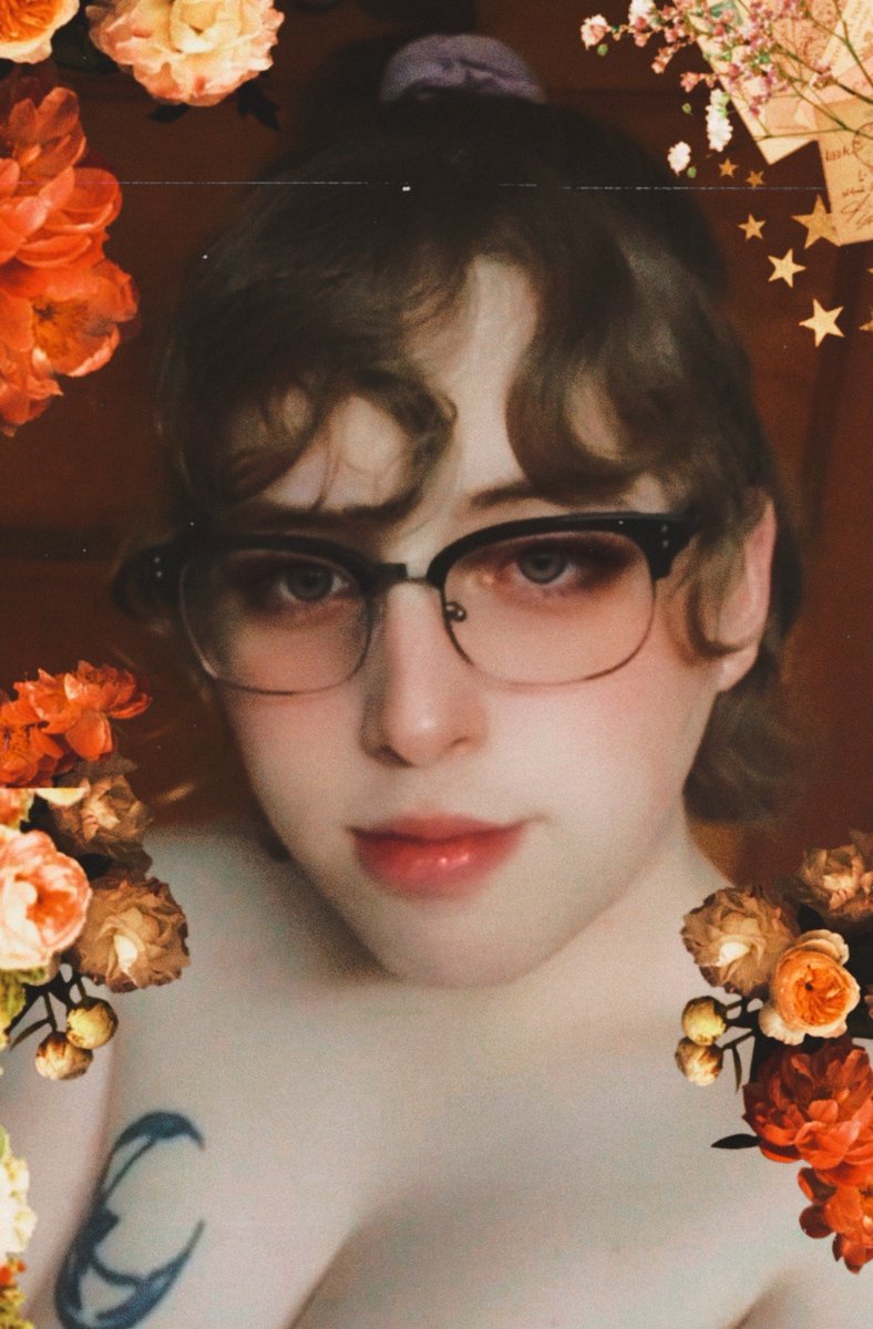 CaptainCarcosa's tweet photo. I have been taking time away from social media, been going through a lot of personal growth and just... life. I love every single one of you, and thank you for showing me love in return https://t.co/HkU6TCGPKE