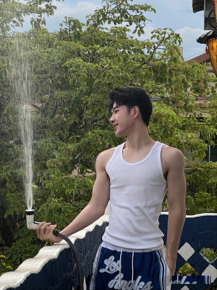 boyman2024's tweet photo. 03 185 可狼可奶的腹肌体育生 #muscle #单男 #体育生 #男高 https://t.co/aCUn5YjAWB