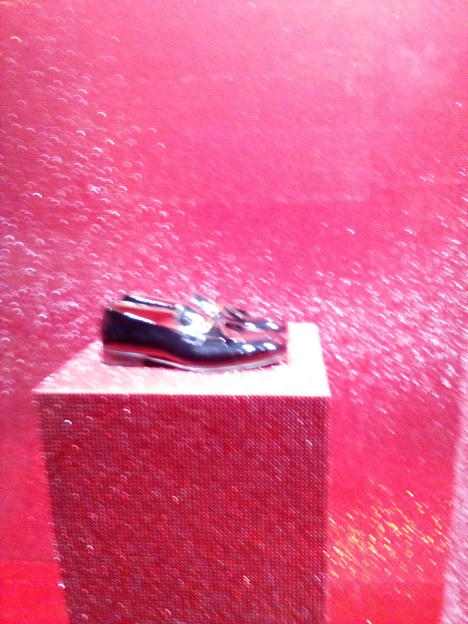 サルヴァトーレ フェラガモ オフホワイト リボン ロゴ モチーフ 6 1/2