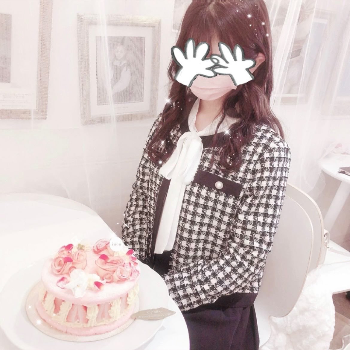 _SST_love's tweet photo. ❥ 𝟐𝟎𝟐𝟐.𝟏𝟐.𝟐𝟖.𝐖𝐞𝐝
𝐇𝐚𝐩𝐩𝐲𝐁𝐢𝐫𝐭𝐡𝐝𝐚𝐲 𝐊𝐙𝐍𝐊

今年もこの素敵な一日をお祝いすることが出来てとても嬉しいです💭🎶
18歳の誕生日は一生にただ一度ですが、日々の一瞬一瞬もまた一生に一度です。
だから全力で生きましょう。ただ無心に。 お誕生日に愛を込めて・・・🐈🐾♡ https://t.co/x4iLUaSgMI