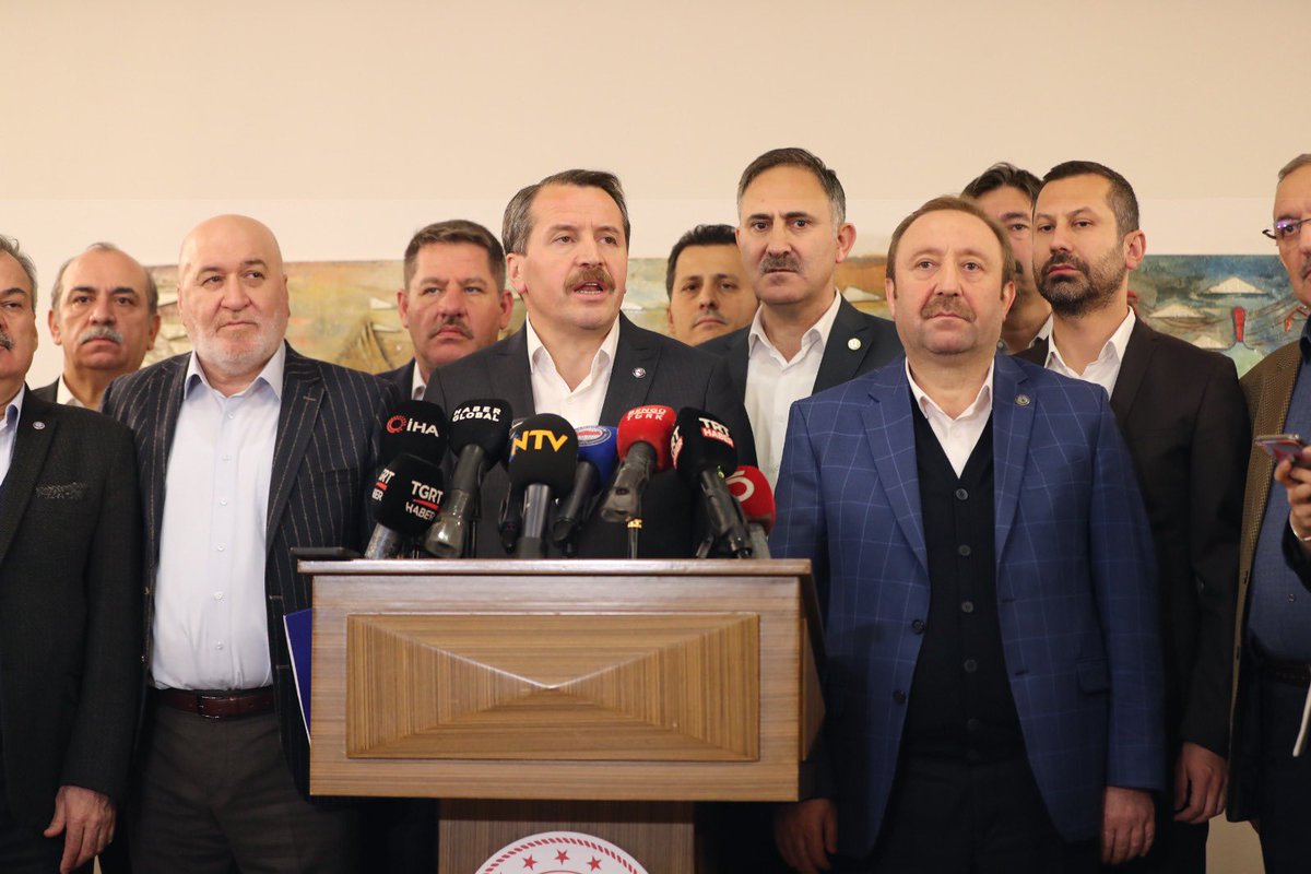 huseyinozturk_1's tweet photo. Sn. Bakanımız @vedatbilgn ’i ziyaret ederek; 

3600 Ek Gösterge ve Sözleşmelilere Kadro Kapsamının (TKDK ve benzeri kurumlar) Genişletilmesi, 

Kamu çalışanlarının ekonomik dalgalanmalardan kaynaklanan kayıplarının önlenmesi konularındaki talep ve beklentilerimizi ilettik. https://t.co/snJYq8FY24