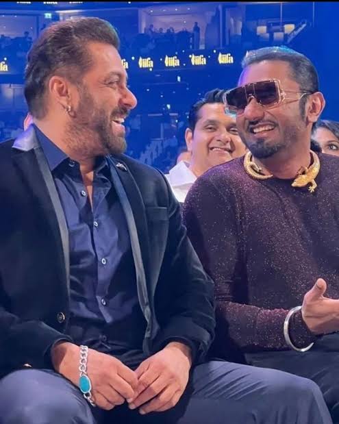 Rapper #YoYoHoneySingh's Birthday Wish to Megastar #SalmanKhan on his Instagram Story!

"Wishing a Very Happy birthday to the Sultan of Cinema <a href="/BeingSalmanKhan/">Salman Khan</a>"

#HappyBirthdaySalmanKhan