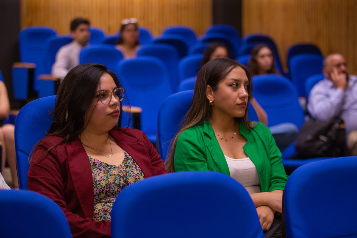 📸 Compartimos algunos momento de la ceremonia de premiación del concurso "Haz tu tesis en innovación"💡

Revisa más detalles en la nota
bit.ly/3GilbZA

Somos #TuUniversidad 😉que transforma