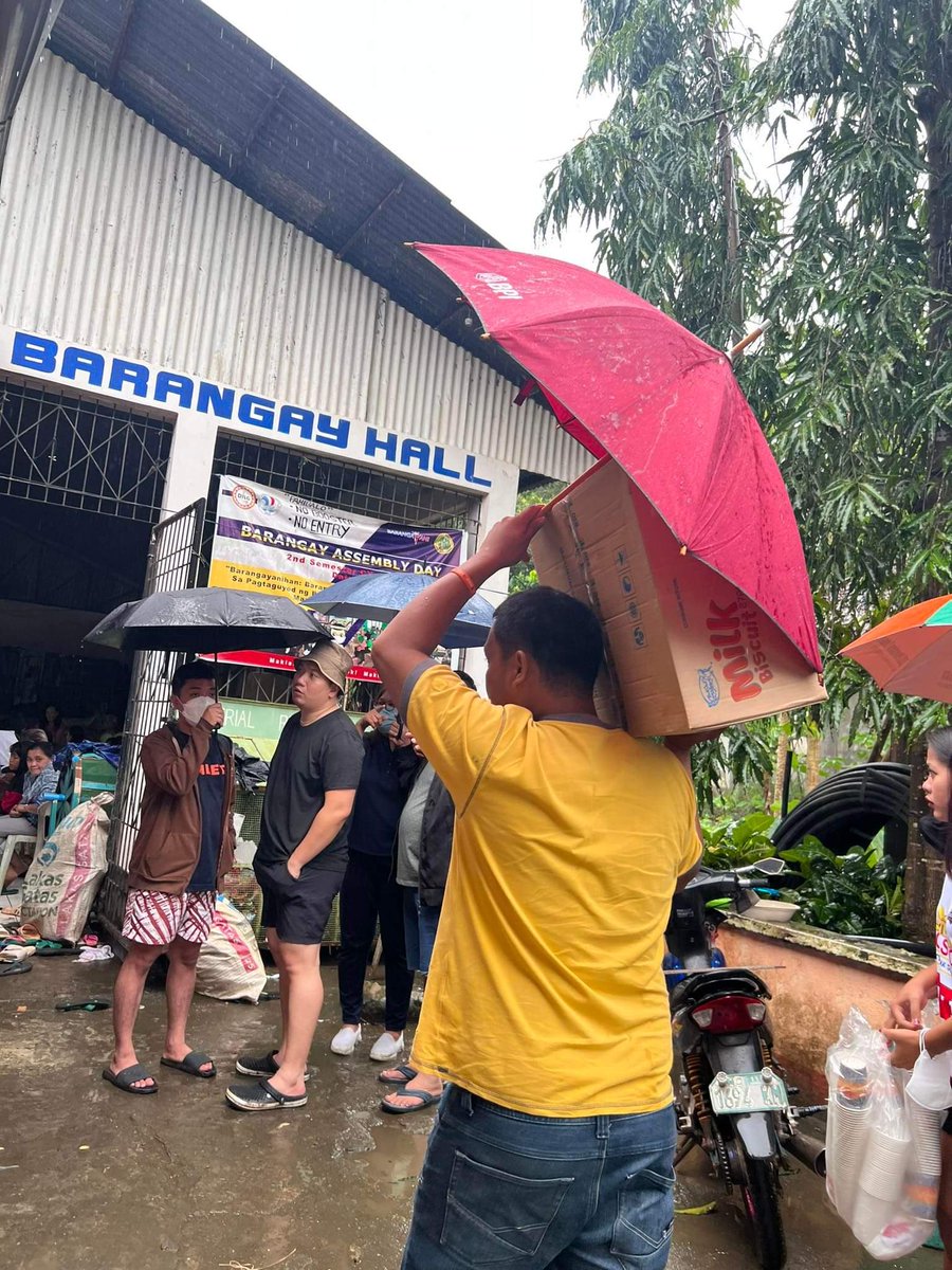 jeckoyjeric's tweet photo. πJimenez
πPanaon
β40 Gallons of Water
β Arozcaldo
β Biscuits
β Coffee Packs
An act of kindness from my choirmates Amare et Servire Chorale of St. Lorenzo Ruiz Parish, Ozamiz City. Thank you!
#MisOccNeedsHelp
#BangonMisOcc https://t.co/YlR2DjJAJ3