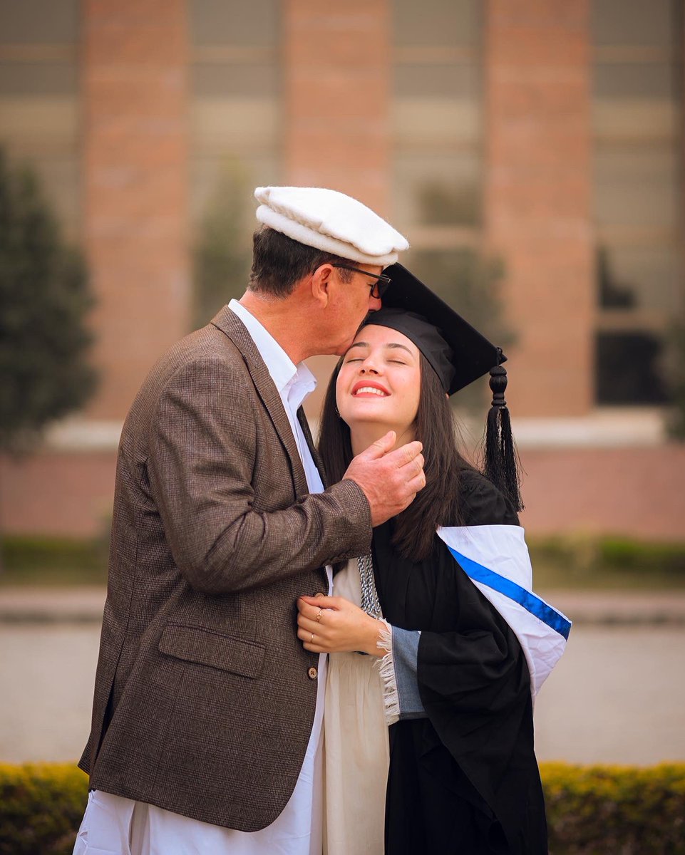 seherrants's tweet photo. The only people who deserves recognition and appreciation on my convocation are these two. Thank you for everything that you do, most importantly thank you for trusting me🥂 You are the real OGs🫶 https://t.co/eFKmlVIwrr