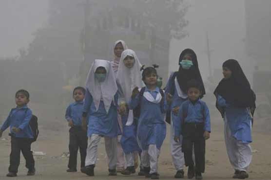 DunyaNews's tweet photo. موسم سرما کی چھٹیوں میں اضافے کا نوٹیفکیشن جاری #Holidays #Schools #Education https://t.co/z6F0klb3mc https://t.co/BPXzvc1jtF