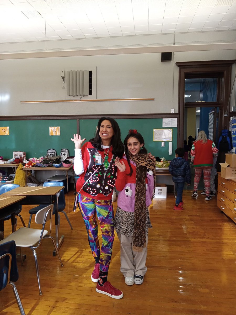 We had an amazing week <a href="/KCPS_James/">KCPS James</a> leading up to winter break. I can't wait to see what amazing things our students, staff and  community do in the new year. If you want to partner with us reach out. Our school is AMAZING!
With <a href="/JosieHerrera_3/">Josie Herrera</a> <a href="/kcpublicschools/">KCPS</a> <a href="/CHarrison2080/">Dr. Christy Harrison</a>