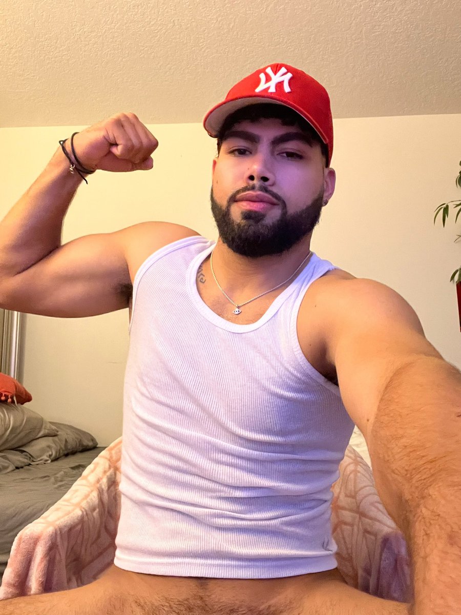 urislandpapi's tweet photo. Post Holiday nut 💦💦 watch the full video https://t.co/pyLYRbFDRy https://t.co/mwySahZOb5