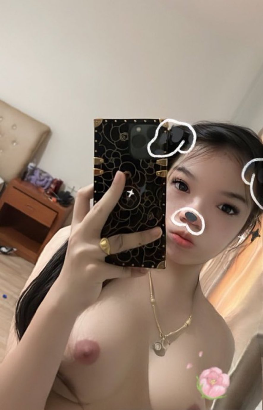 Ảnh Em Gái Xinh Cute vạch áo hở ngực, Ảnh Em Gái Xinh Cute vạch áo hở ti, Gái cute hở ti, Teen girl cute hở ti, Teen girl cute chụp ảnh tự sướng, Girl Việt chụp ảnh tự sướng, Gái xinh tuổi teen chụp ảnh gợi dục tự sướng, Ảnh teen girl chụp ảnh tự sướng đủ tư thế, Gái xinh tuổi teen chụp ảnh tự sướng với mọi tư thế gợi dục, Girl Việt chụp ảnh nóng tự sướng, Teen girl Việt Nam không mặc quần áo khoe hàng tự sương, Girl Việt tự sướng khoe hàng, Girl Việt show ảnh nóng tự sướng, Ảnh girl Việt tự sướng, Girl Việt chân dài, Gái Việt chân dài, Clip gái xinh Việt Nam chân dài