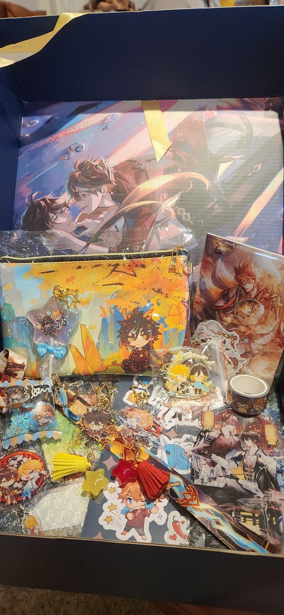 My hands are still shaking from unboxing this amazinf work from <a href="/ResonantZine/">Resonant Waves @ LEFTOVER END</a> 
All waiting is totally worth it!!! Thanks for wrapping up my 2022 sweetly #Chili #tartali