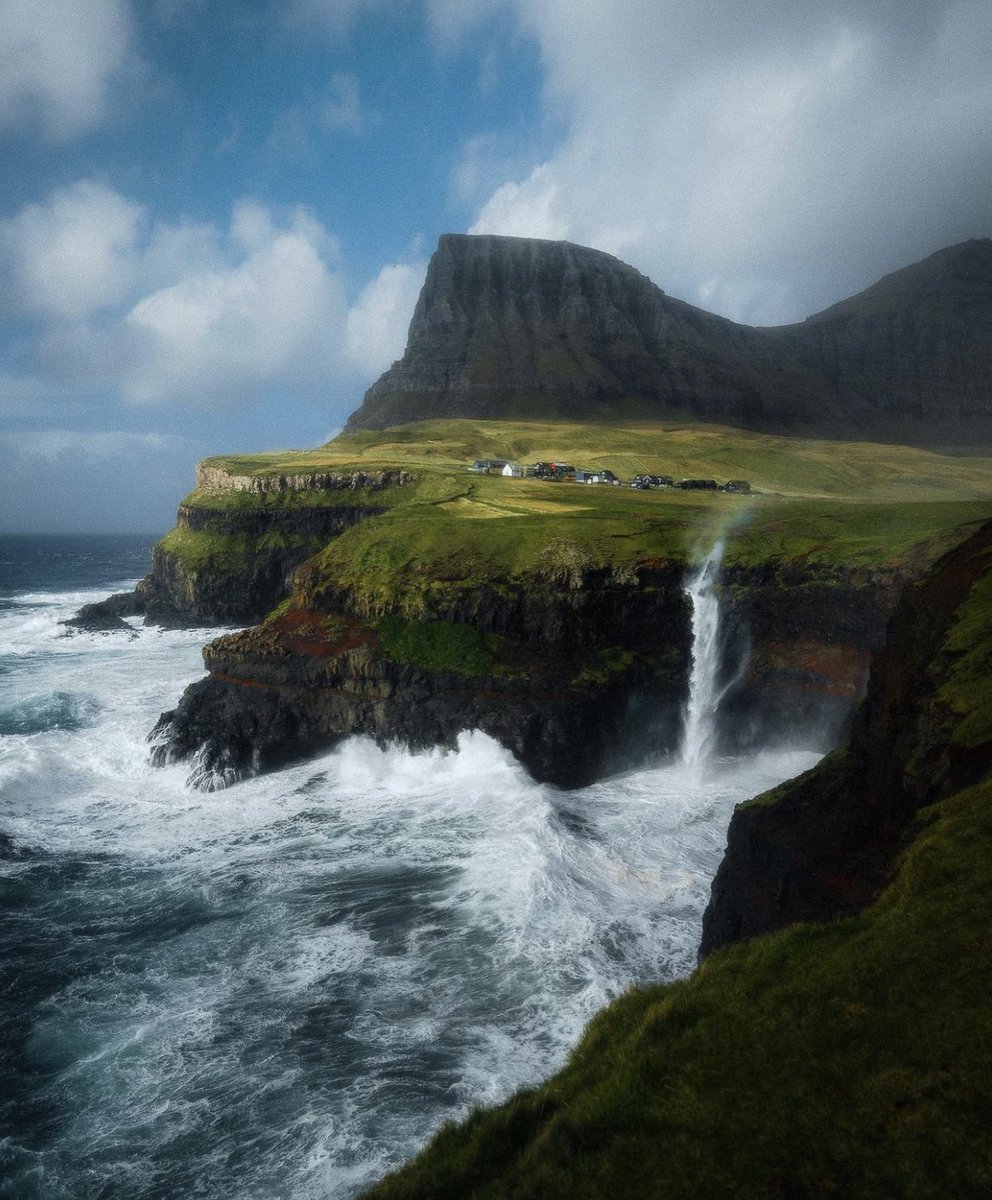 luke_jclark's tweet photo. a windy day in Faroes https://t.co/L051aZdd0N